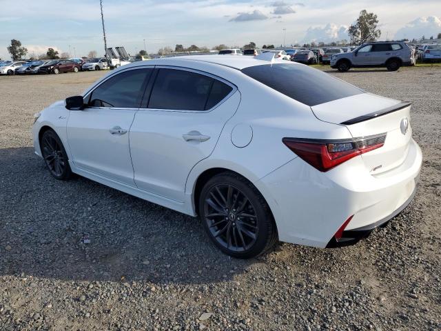 19UDE2F83NA006132 Acura ILX PREMIU 2