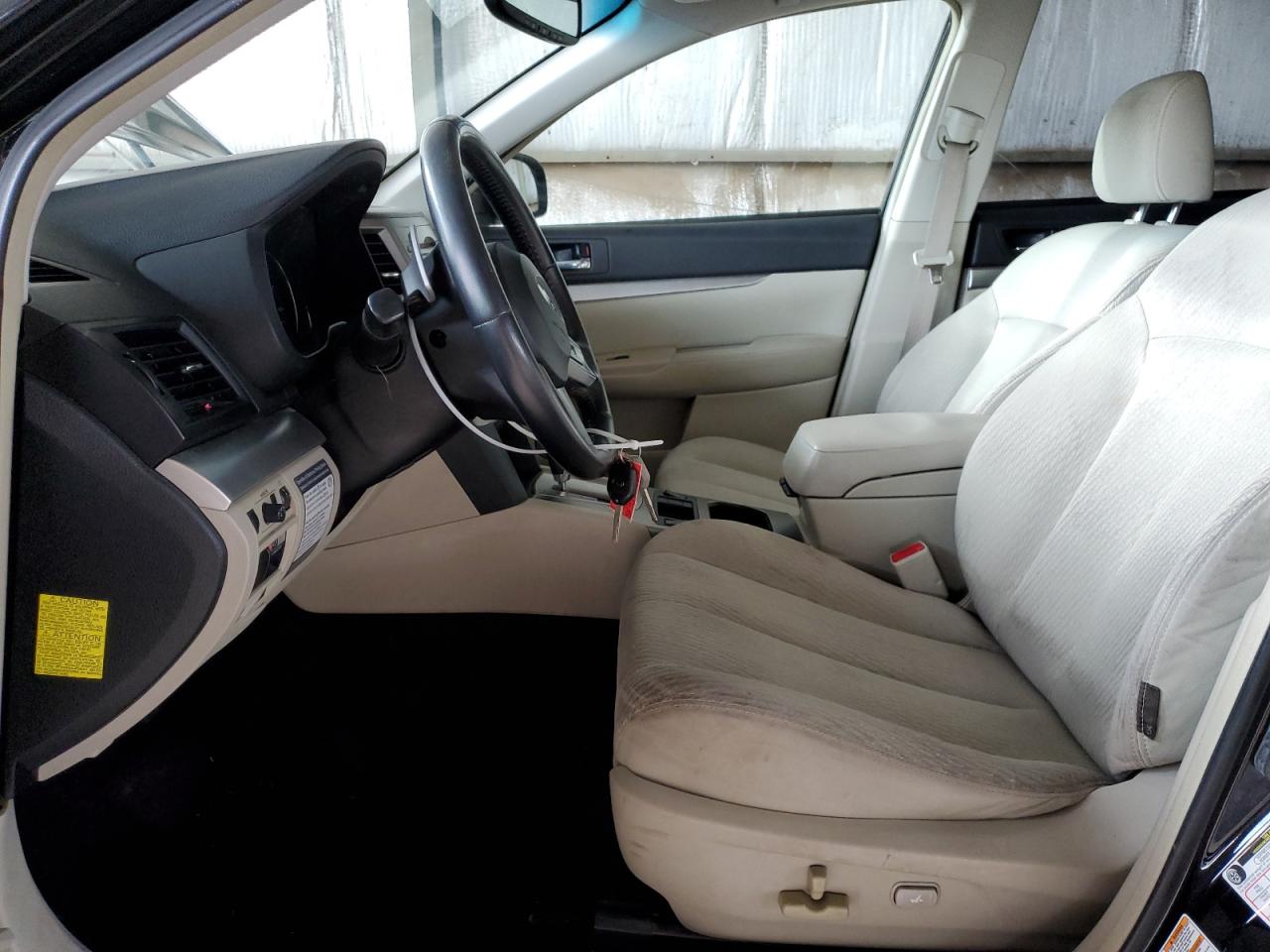 4S4BRCCC5B3332051 2011 Subaru Outback 2.5I Premium