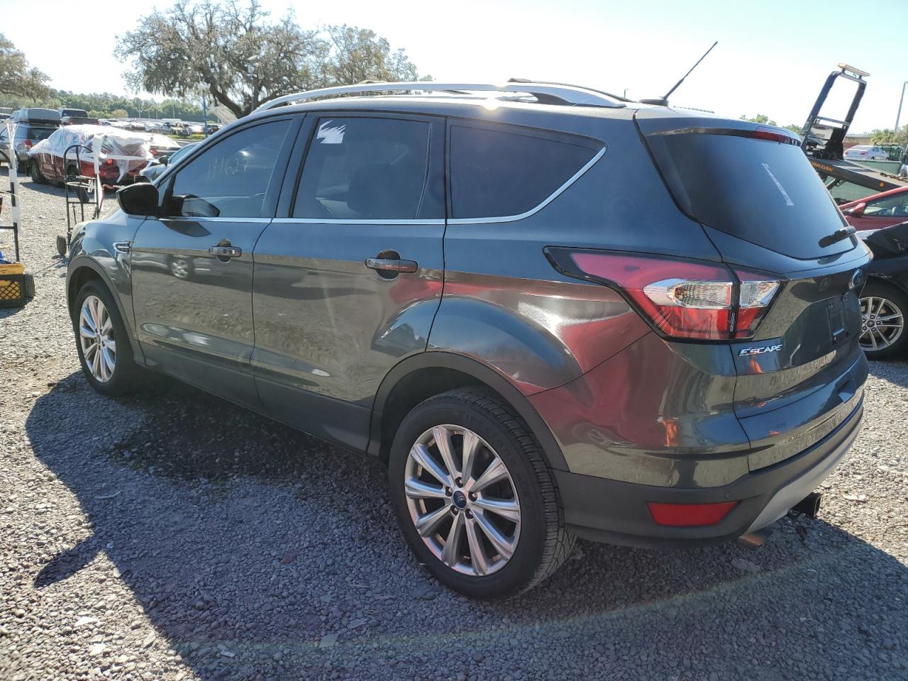 1FMCU9J98HUD35946 FORD ESCAPE 2017