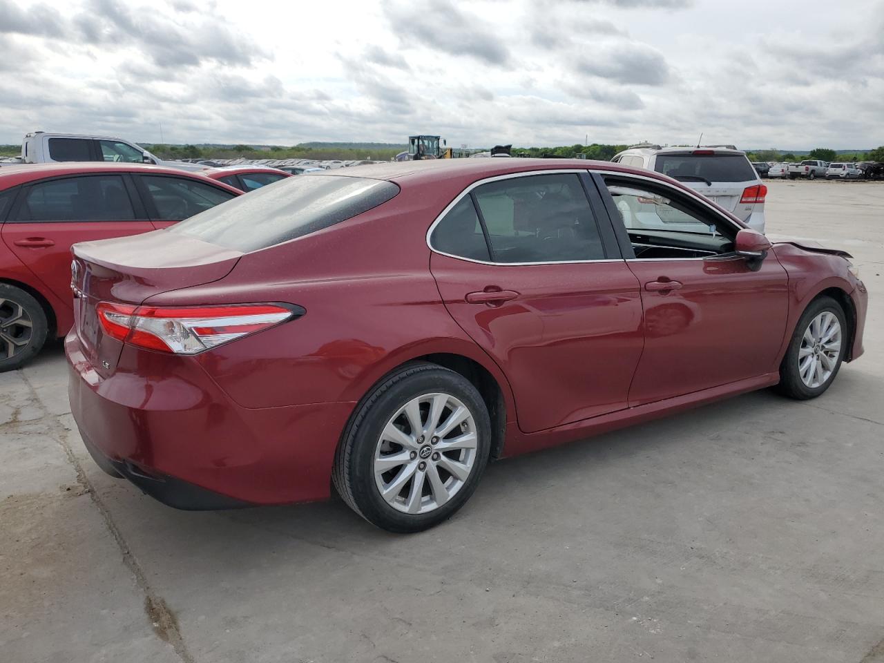 4T1B11HK6JU571032 2018 Toyota Camry L