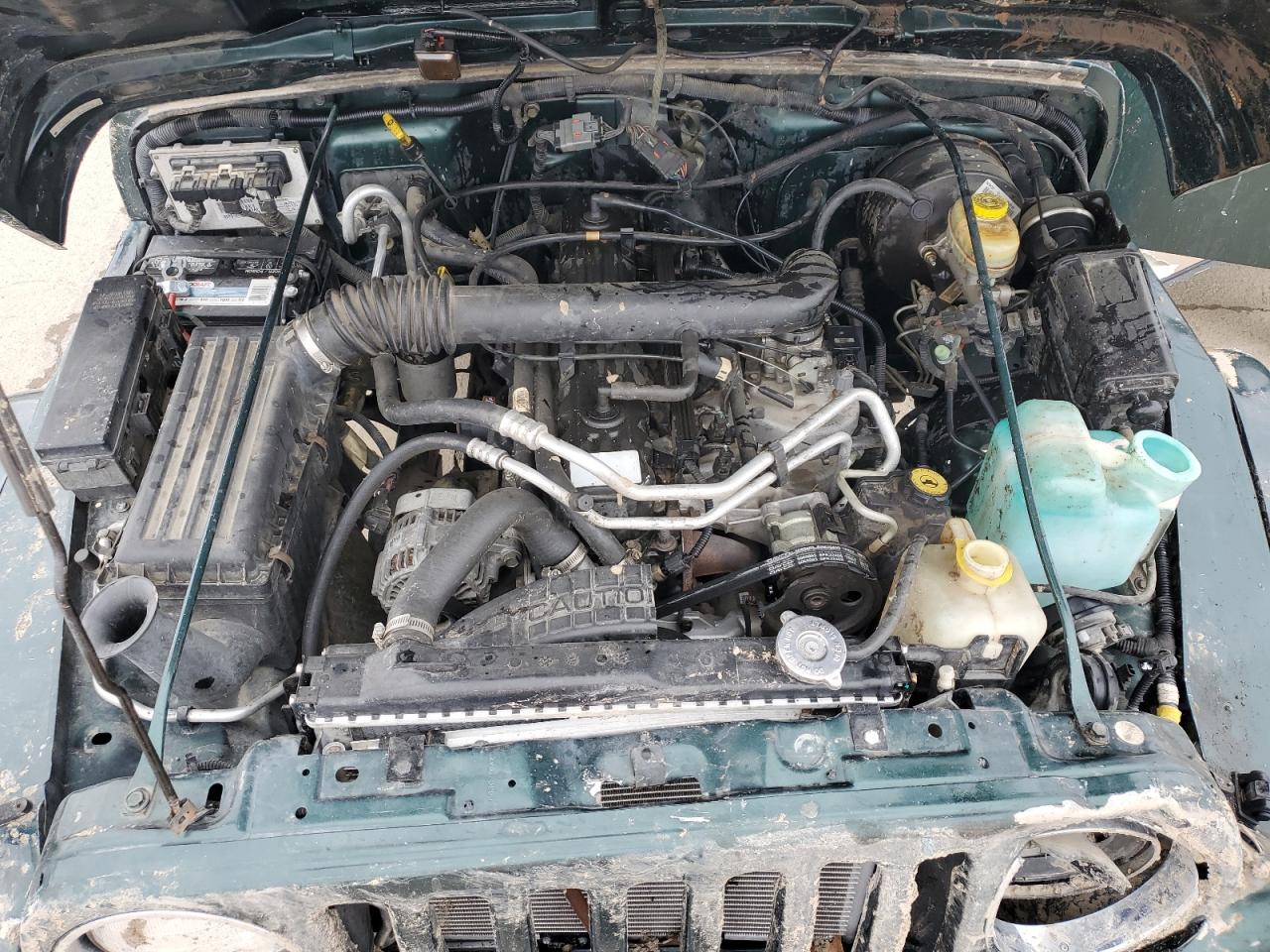 1J4FA59S4YP721475 2000 Jeep Wrangler / Tj Sahara