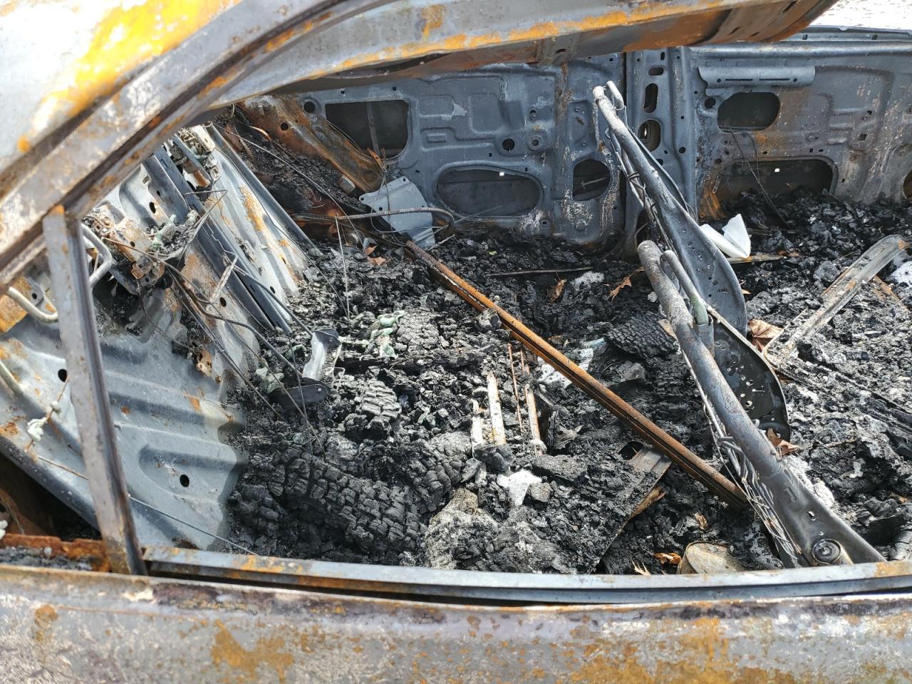 4T1BE30K04U881337 2004 Toyota Camry Le