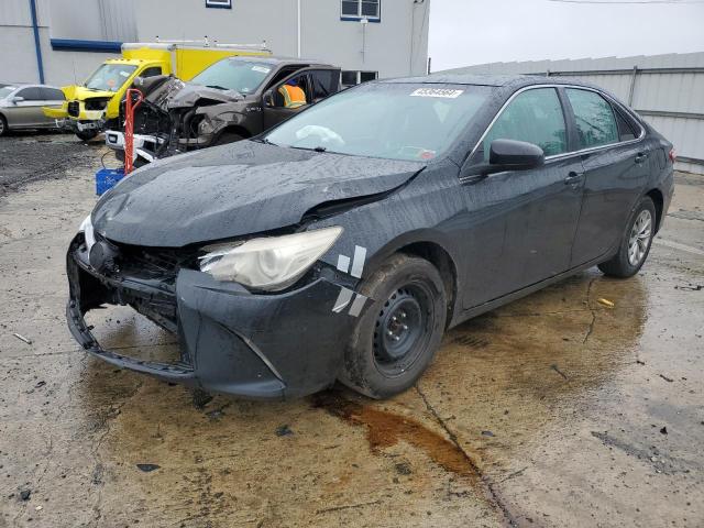 Lot #2487503561 2015 TOYOTA CAMRY LE salvage car
