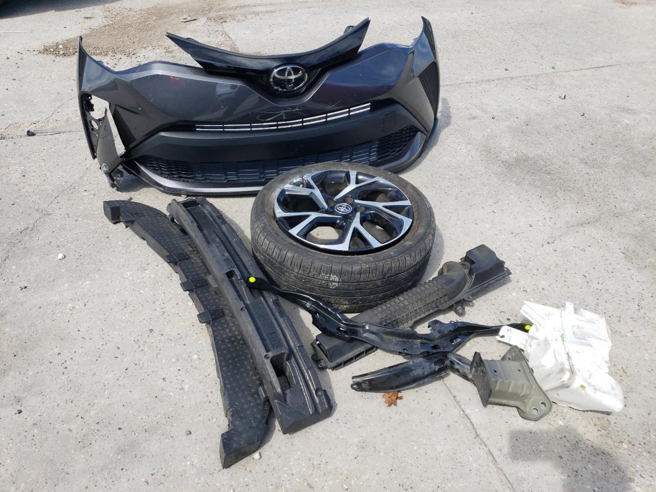 NMTKHMBX8MR130709 TOYOTA C-HR 2021