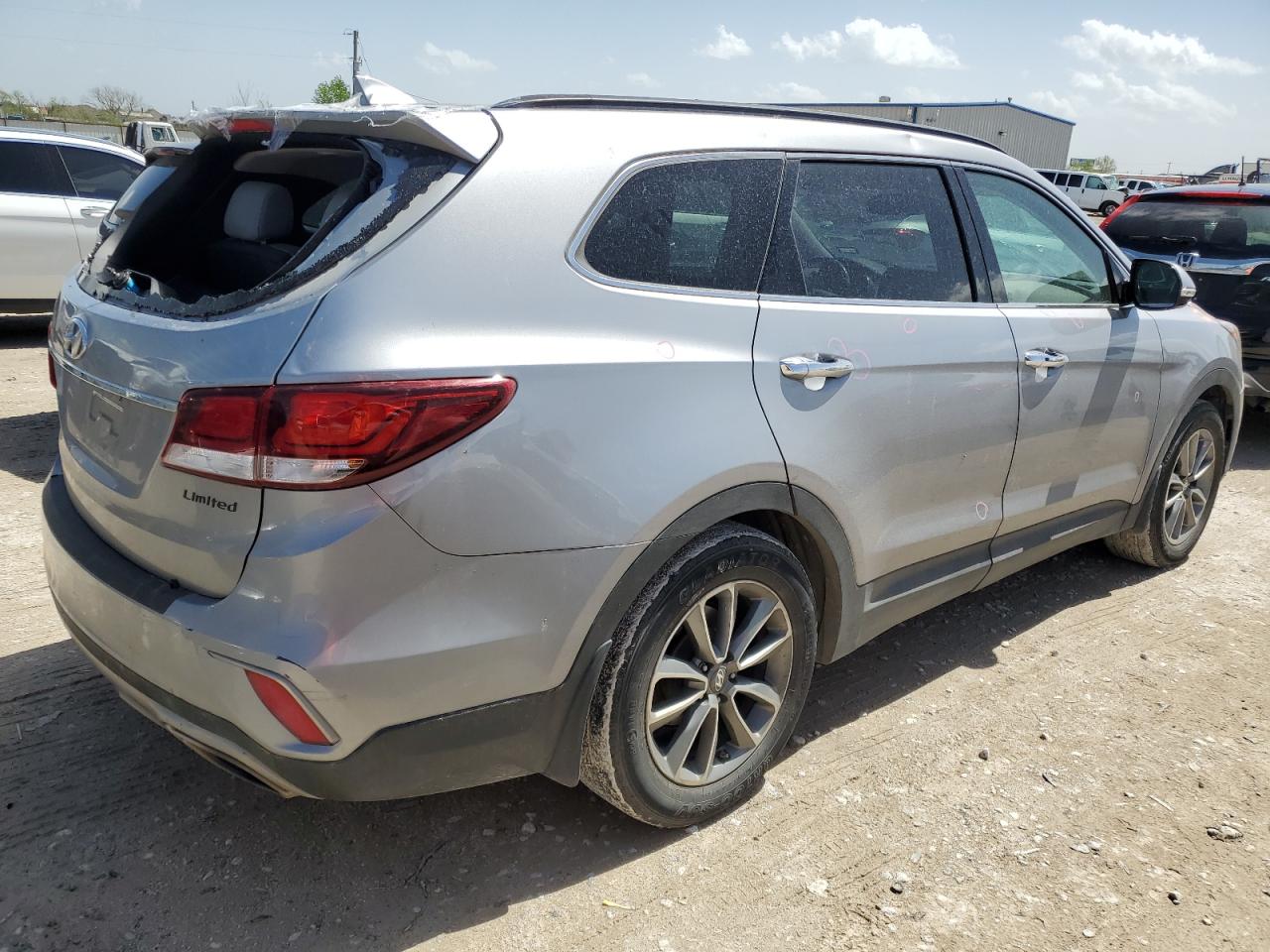 KM8SN4HF9HU206573 2017 Hyundai Santa Fe Se