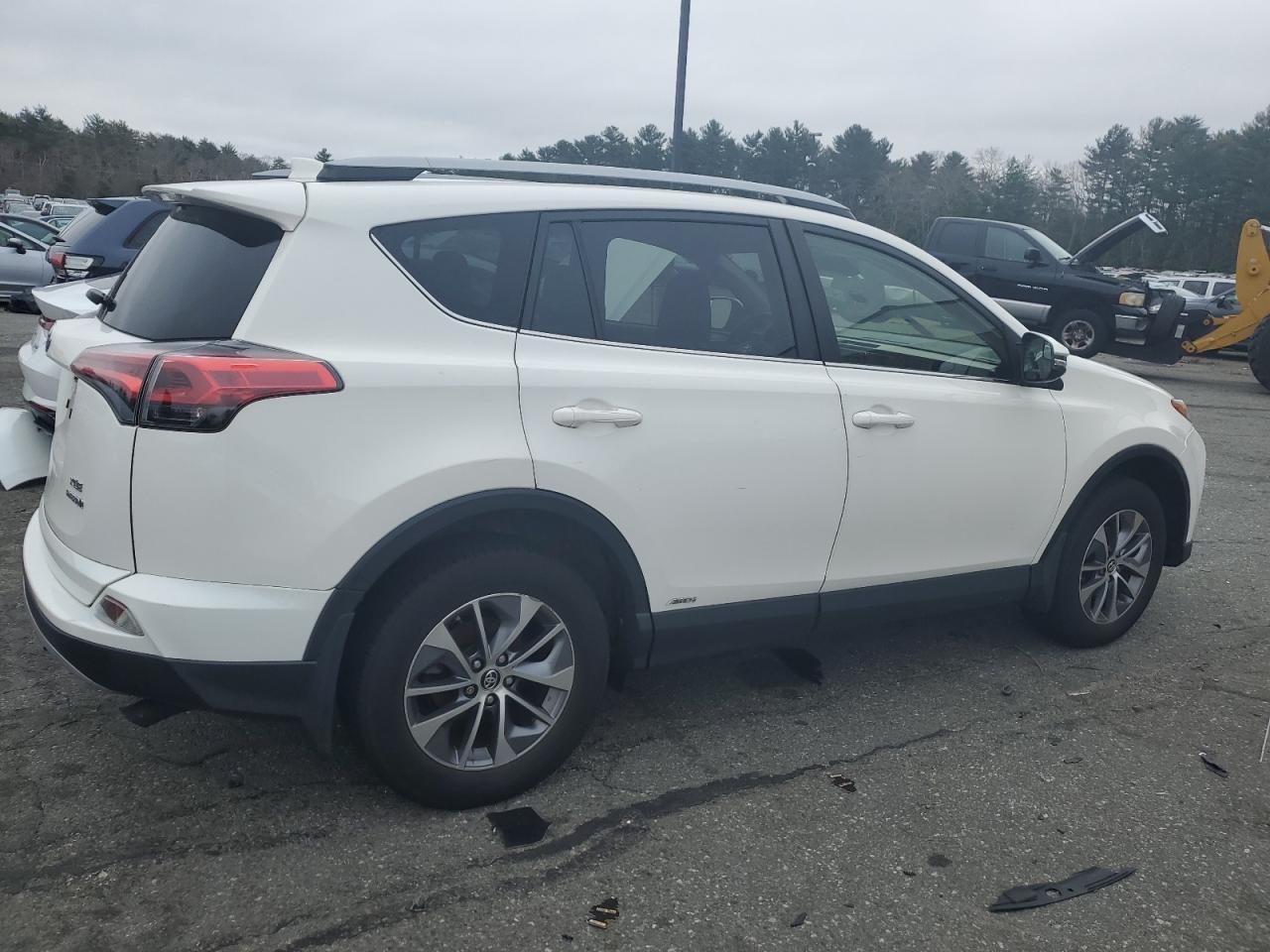 JTMRJREV8HD077703 TOYOTA RAV4 2017