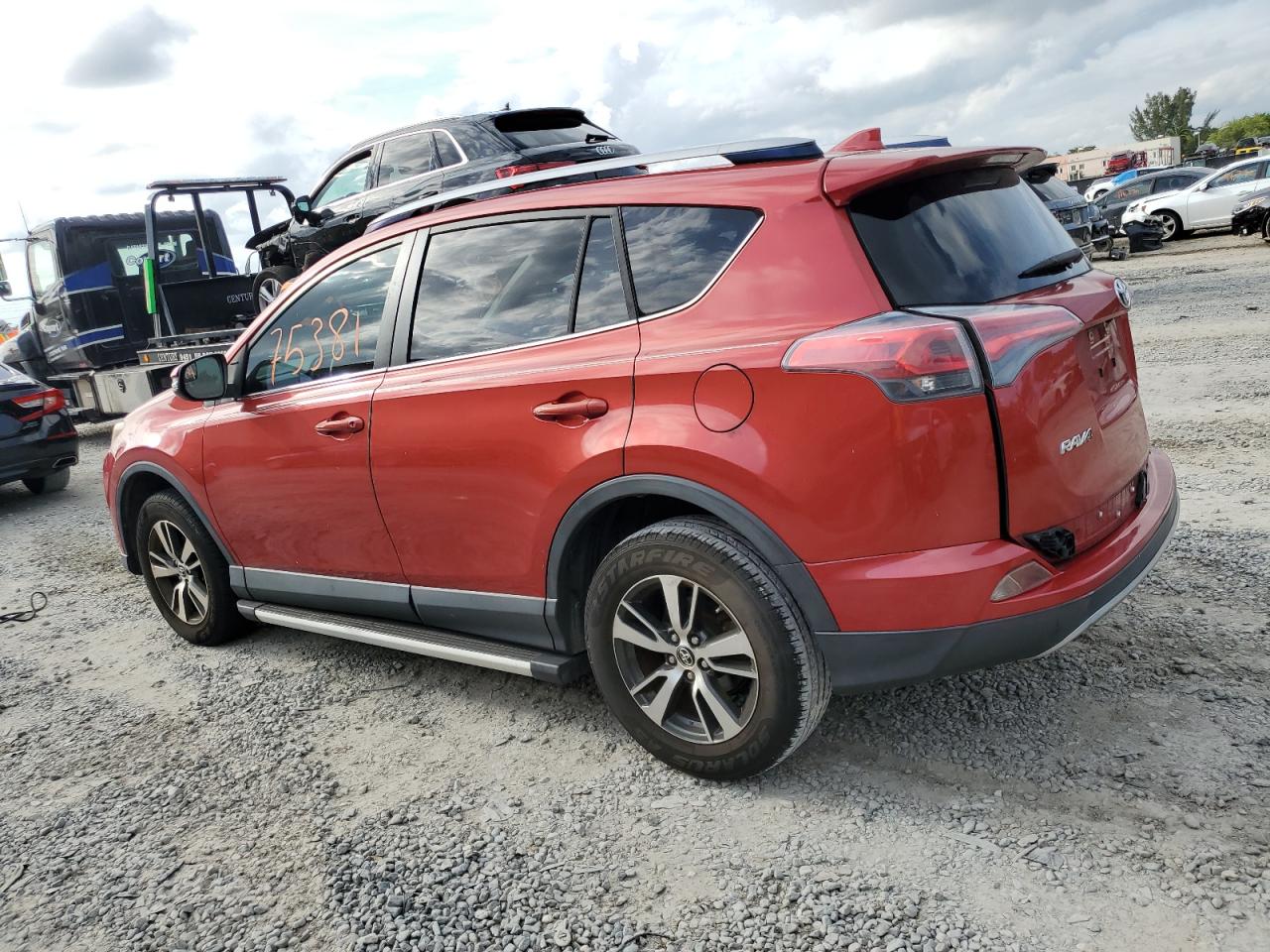 JTMWFREV9HJ136246 TOYOTA RAV4 2017