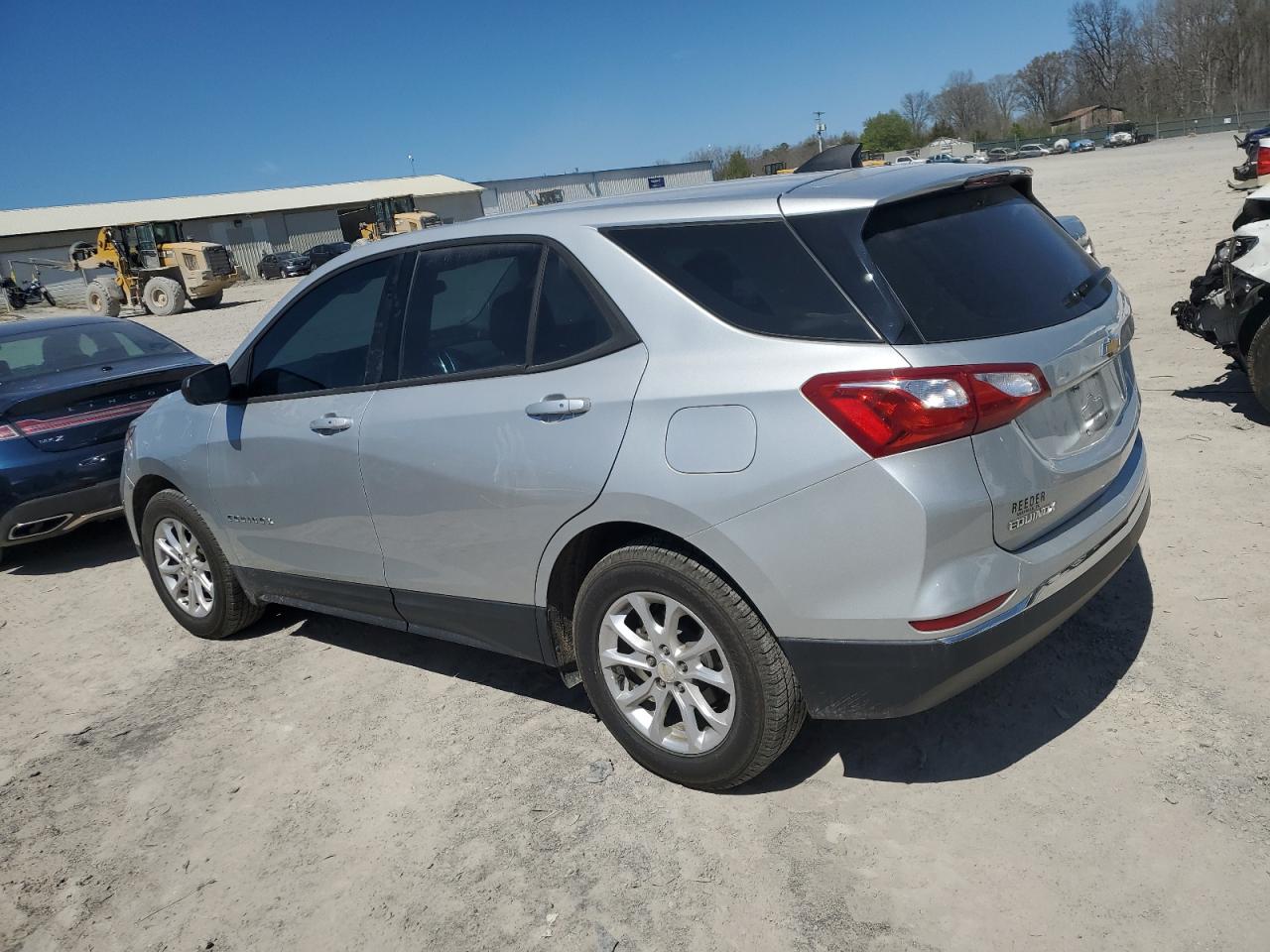 3GNAXHEV2JL110479 CHEVROLET EQUINOX 2018