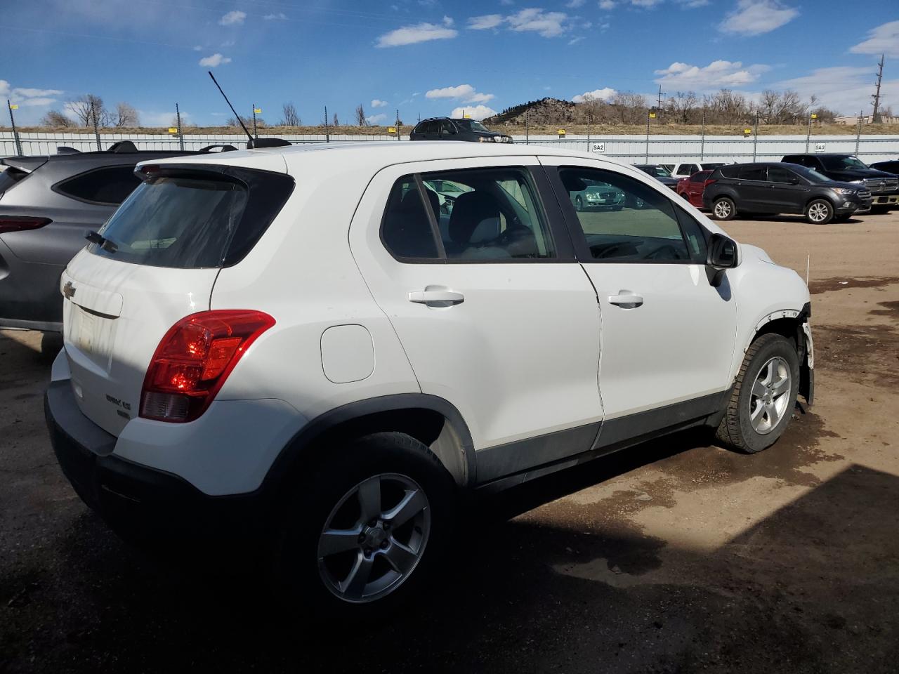 3GNCJPSB0FL246678 2015 Chevrolet Trax 1Ls