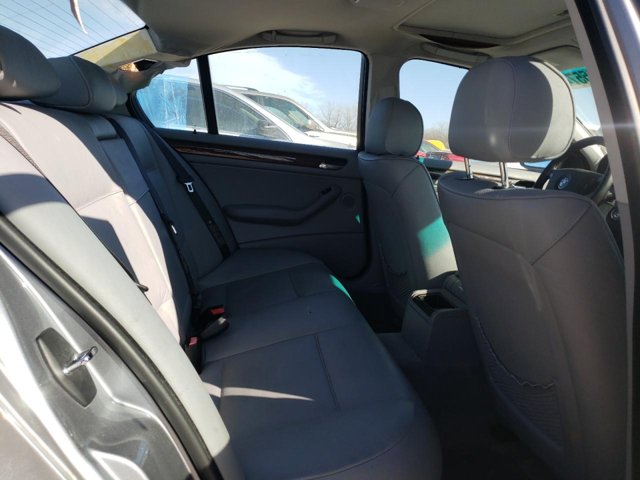 WBAET37443NJ37664 2003 BMW 325 I