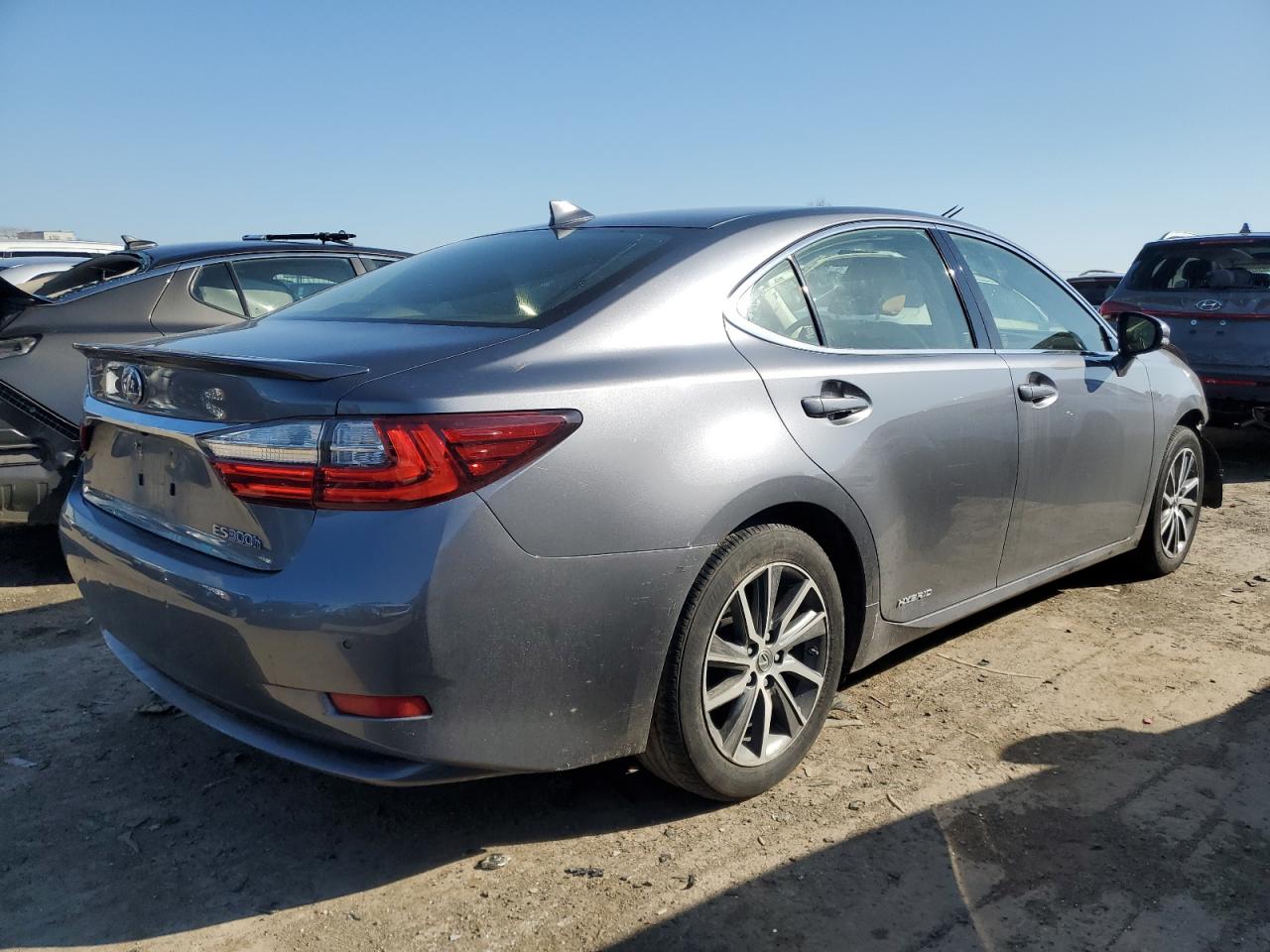 JTHBW1GG3J2170115 2018 Lexus Es 300H