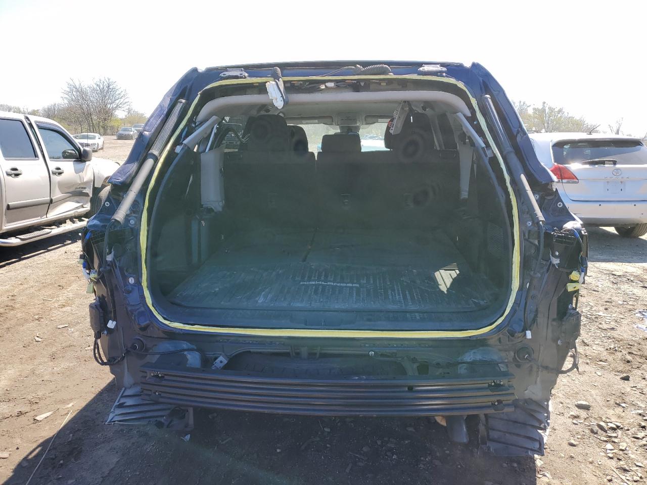 5TDBZRBH9NS256034 2022 Toyota Highlander L