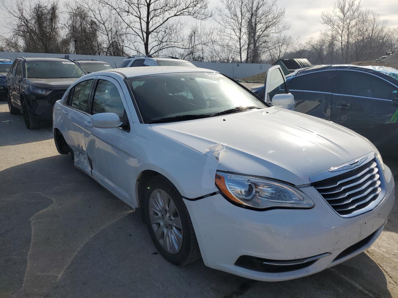 2014 Chrysler 200 Lx vin: 1C3CCBAB0EN142895