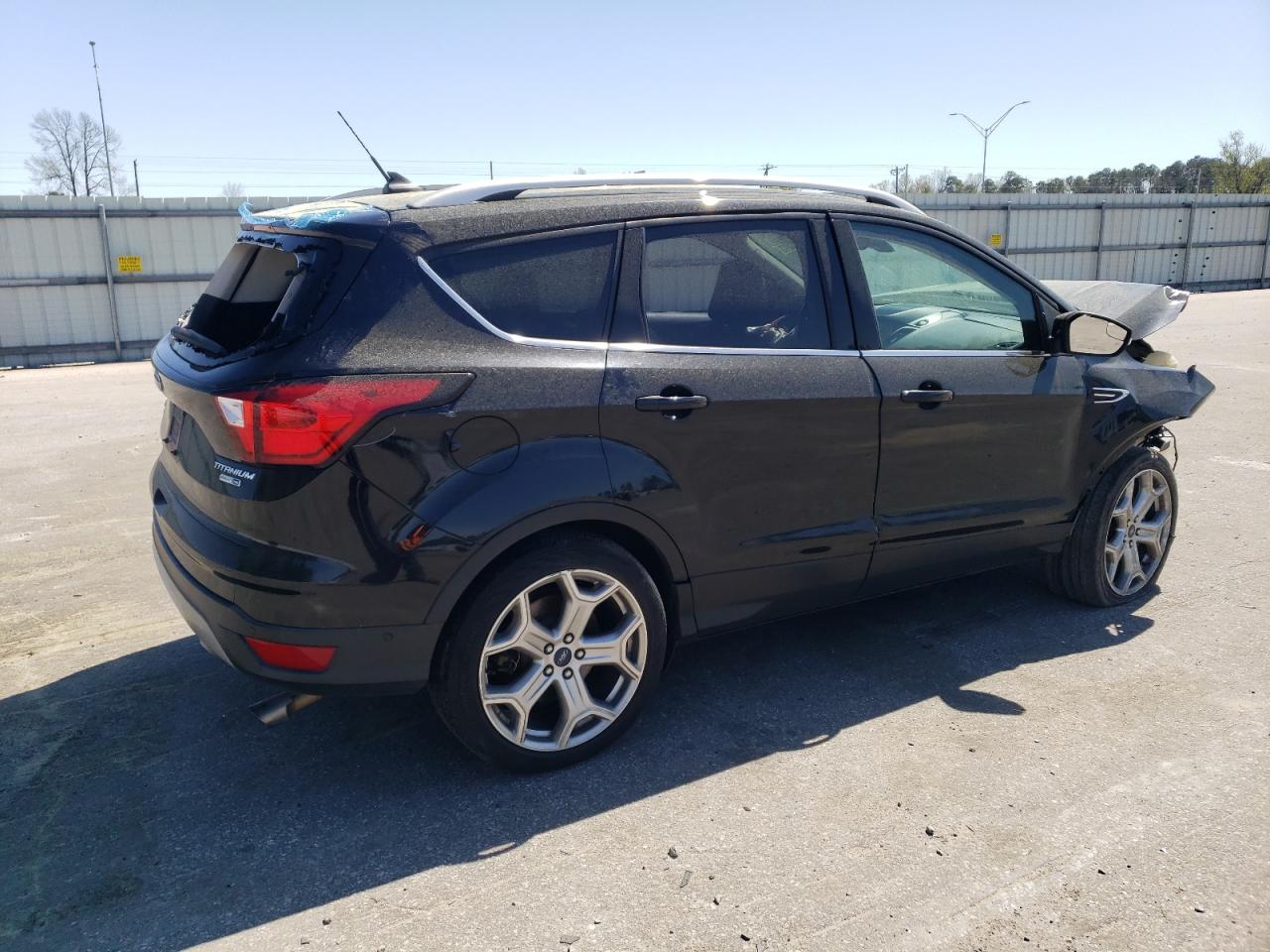 1FMCU9J95KUC29641 FORD ESCAPE 2019