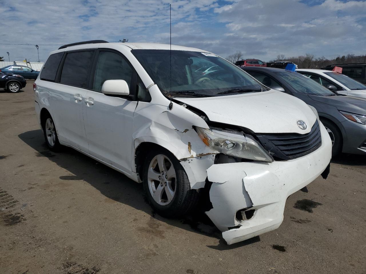 5TDKK3DC0CS261266 2012 Toyota Sienna Le