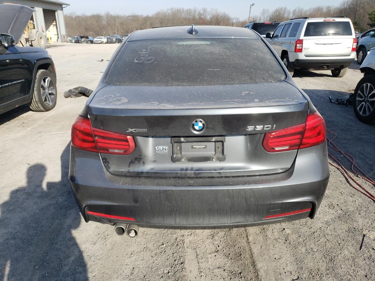 WBA8D9C31HA011898 2017 BMW 330 Xi