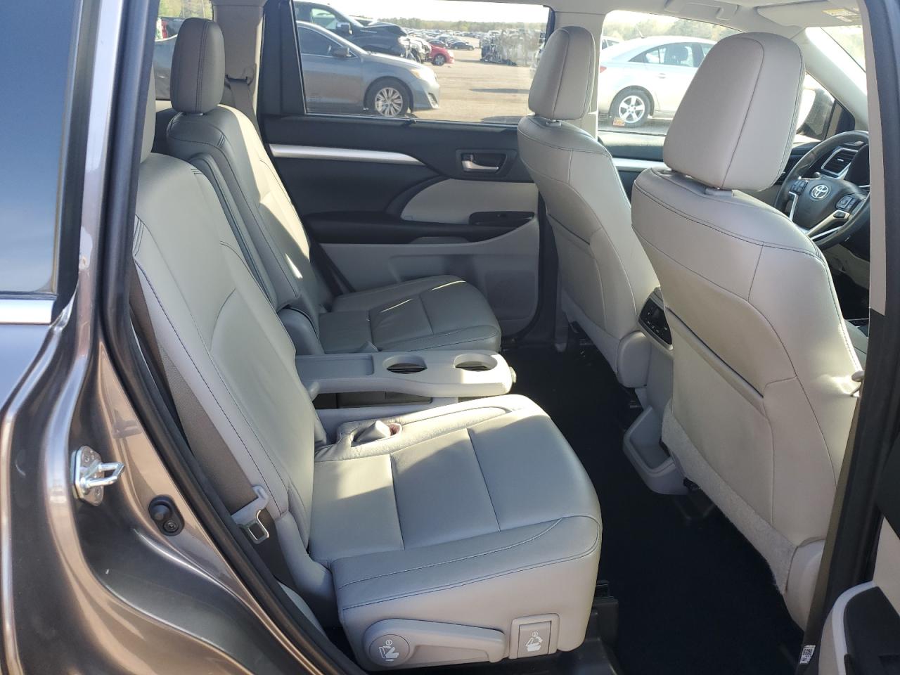 5TDKZRFH6JS547191 TOYOTA HIGHLANDER 2018