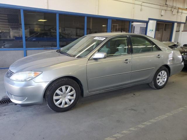 Lot #2462131636 2005 TOYOTA CAMRY LE salvage car