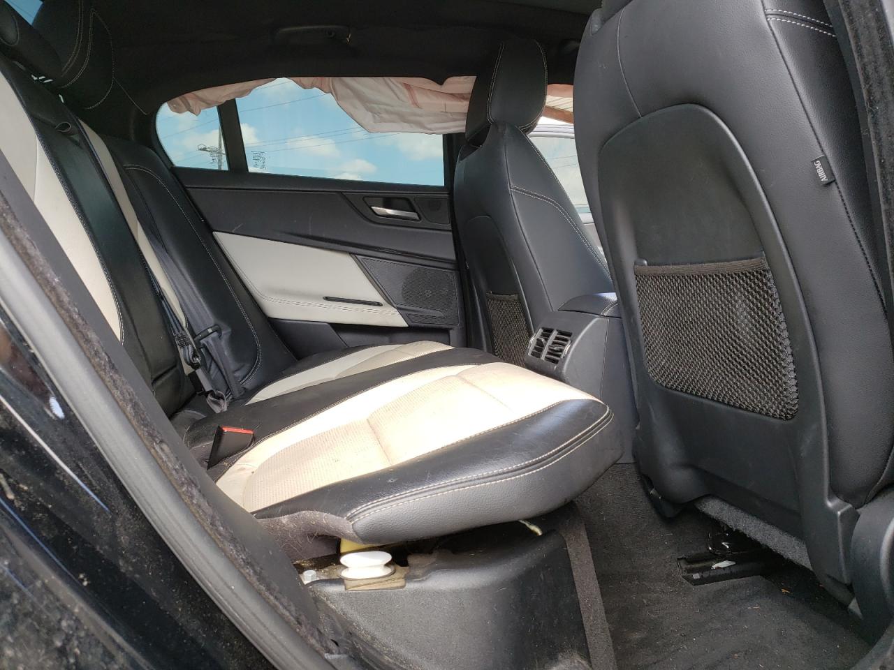 SAJAF4BV6HA972664 2017 Jaguar Xe R - Sport