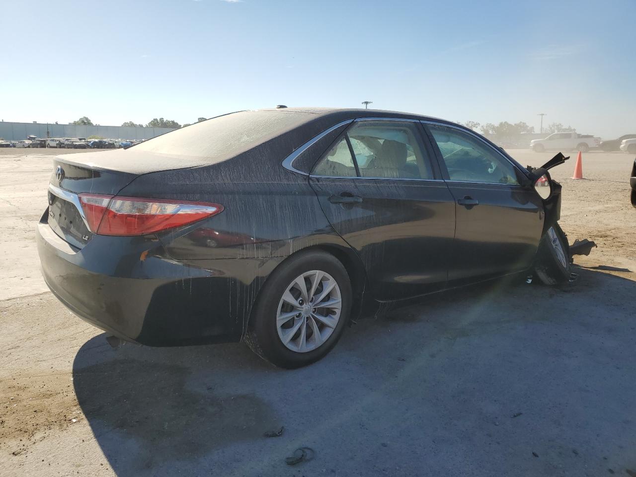 4T4BF1FK8FR482032 2015 Toyota Camry Le