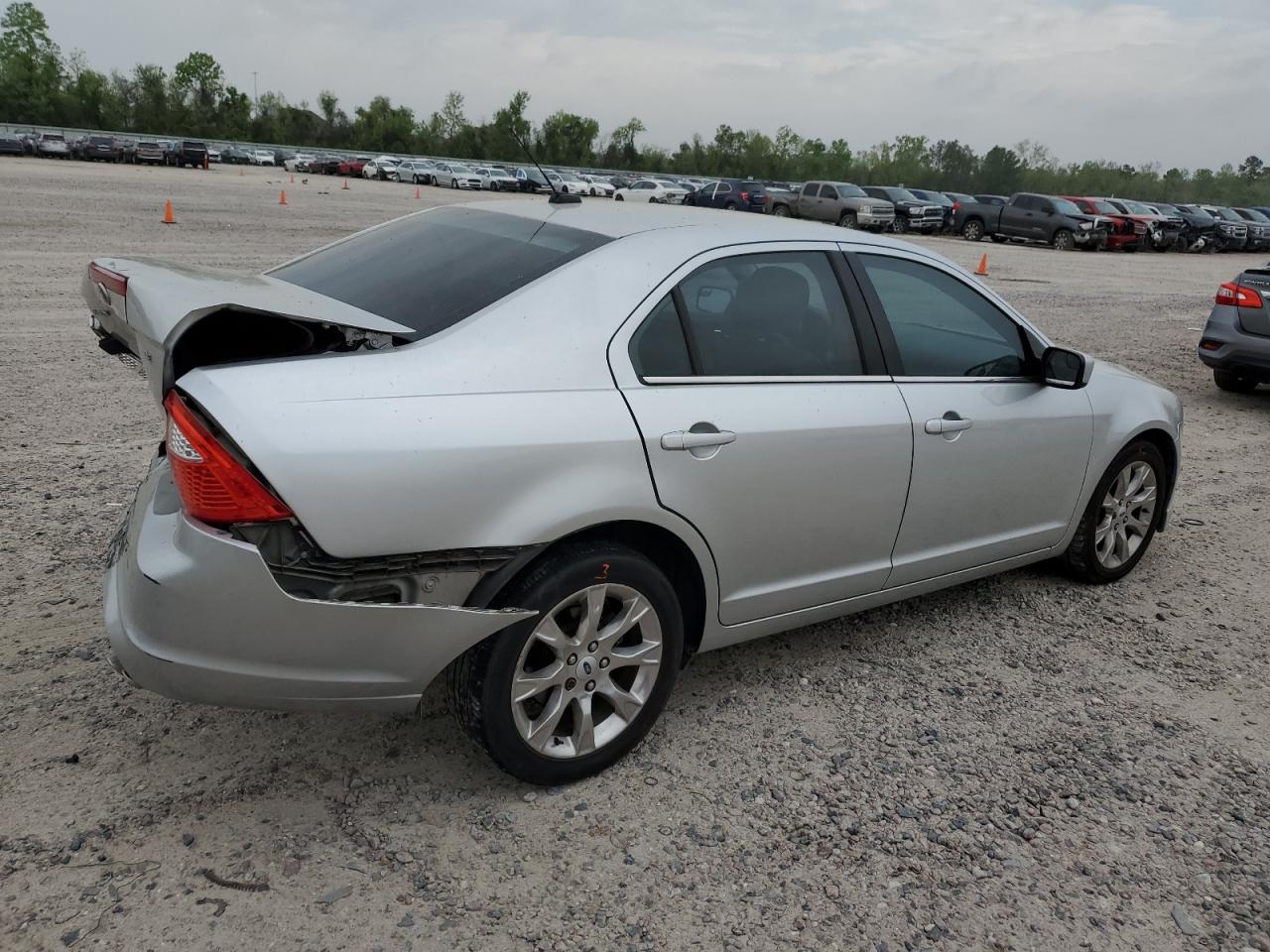 3FAHP0HA6BR115755 2011 Ford Fusion Se