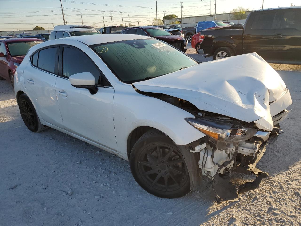 3MZBN1L37JM257772 MAZDA 3 2018