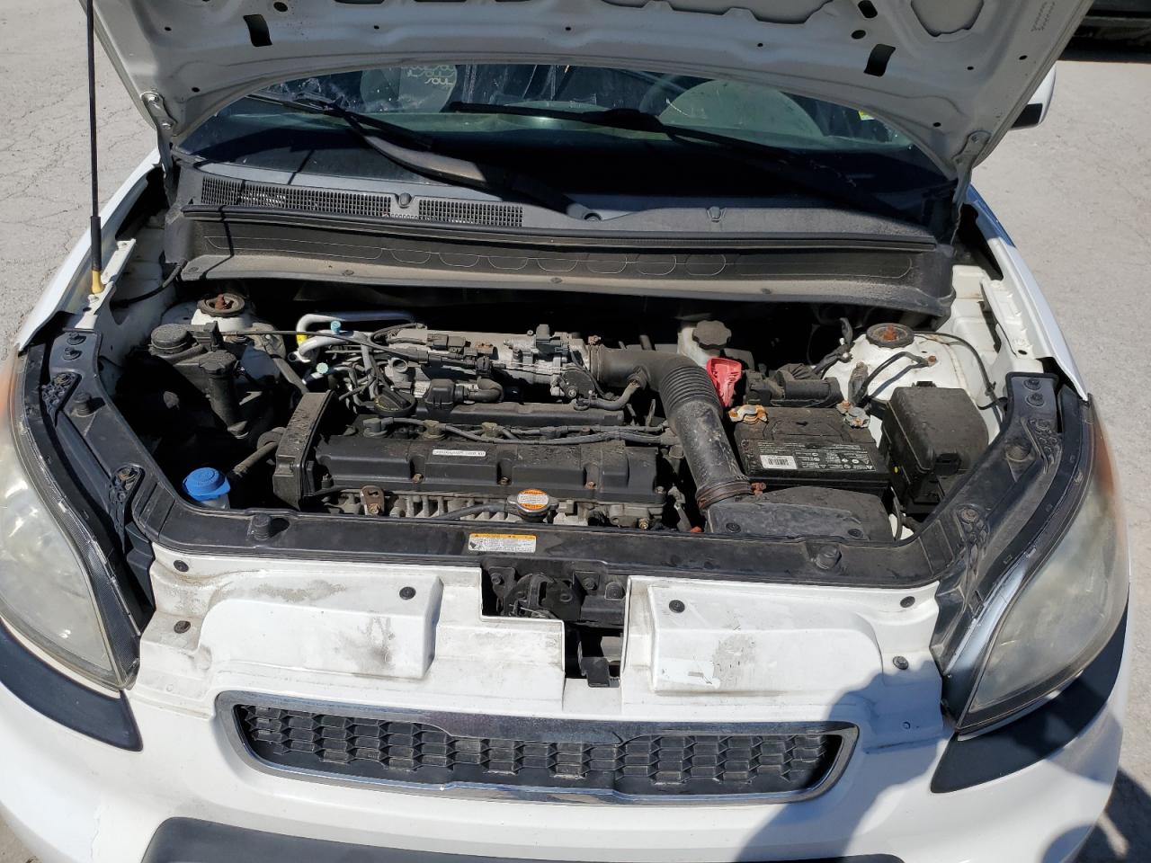 KNDJT2A27B7271803 2011 Kia Soul +