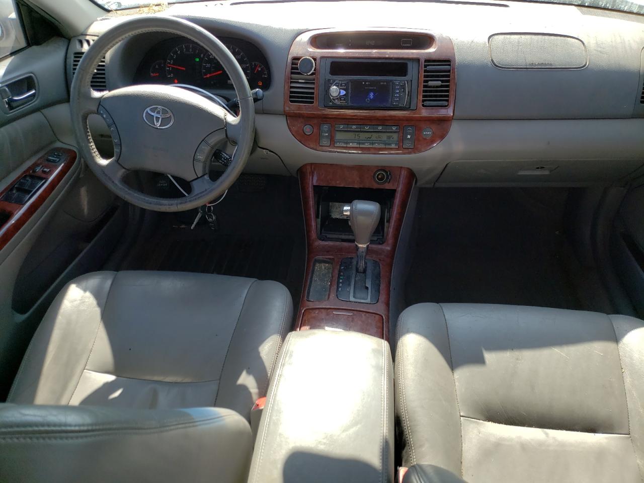 JTDBF32K150164646 2005 Toyota Camry Le