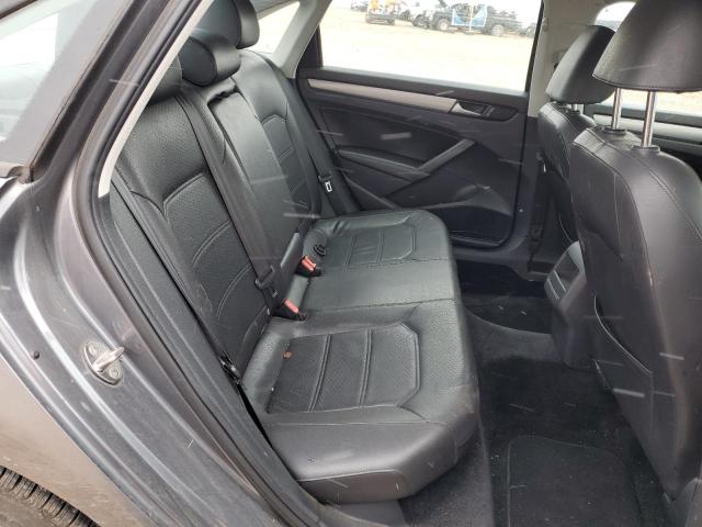 2015 VOLKSWAGEN PASSAT S - 1VWAT7A30FC032593
