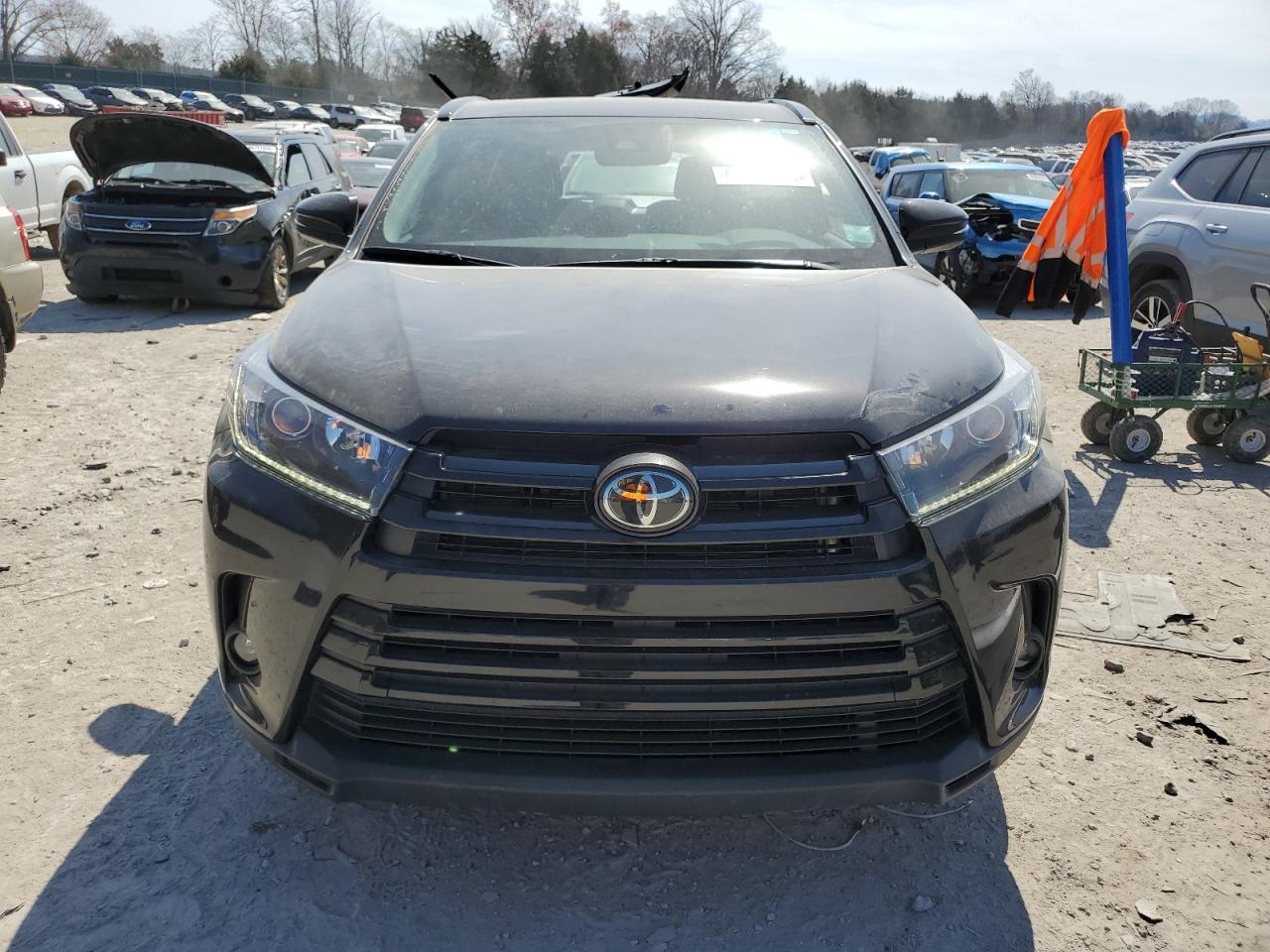 5TDJZRFH9KS973339 TOYOTA HIGHLANDER 2019