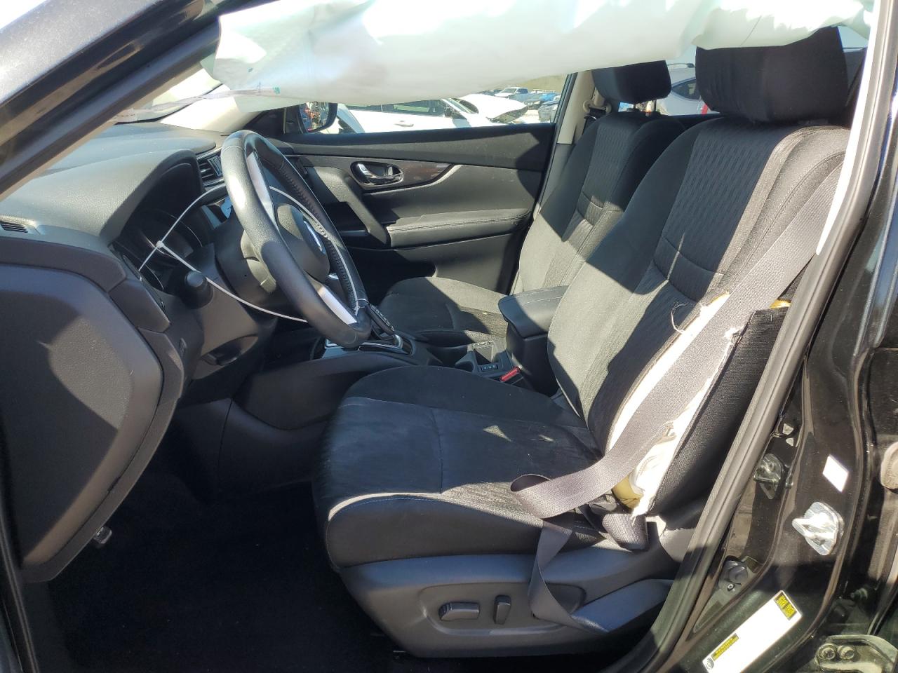 KNMAT2MT8JP616842 NISSAN ROGUE 2018