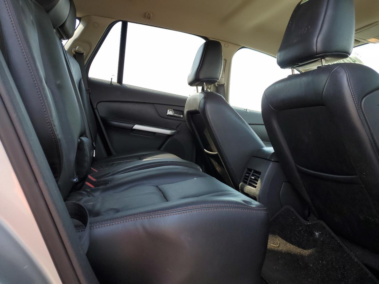 2FMDK4JC9BBA17825 2011 Ford Edge Sel