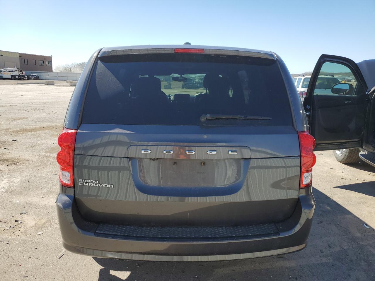 2C4RDGCG1GR315693 2016 Dodge Grand Caravan Sxt