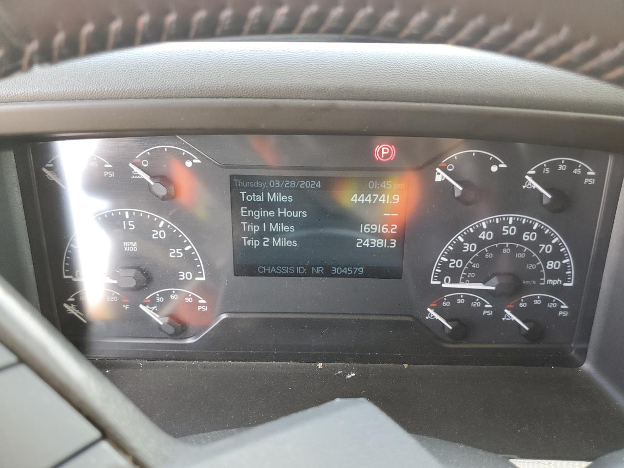 Lot #3273719367 2022 VOLVO VN VNL