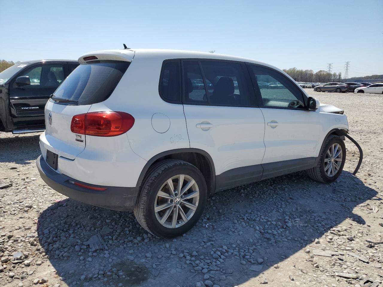 WVGBV7AX0JK001620 VOLKSWAGEN TIGUAN LIM 2018