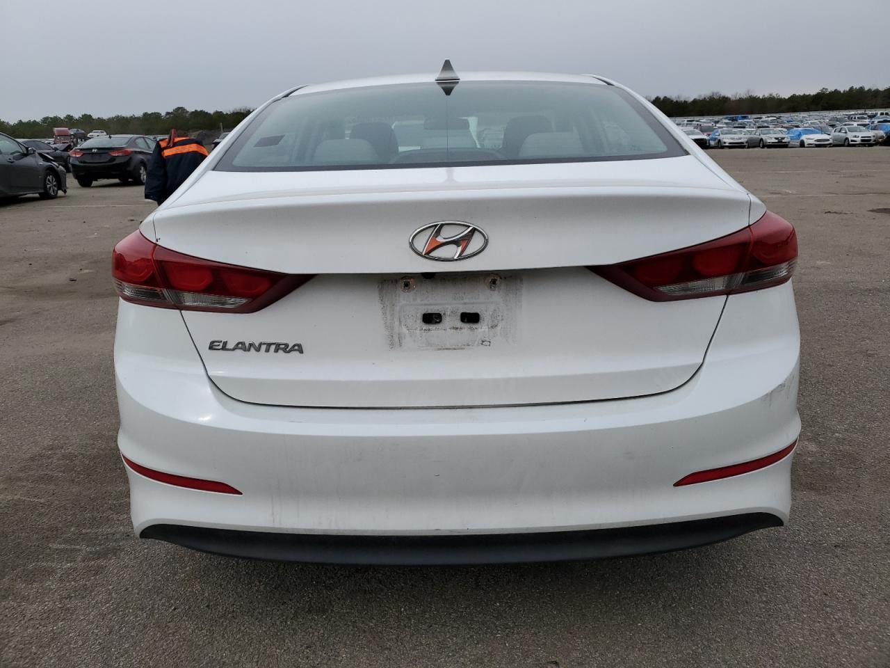 5NPD84LF8HH097657 2017 Hyundai Elantra Se