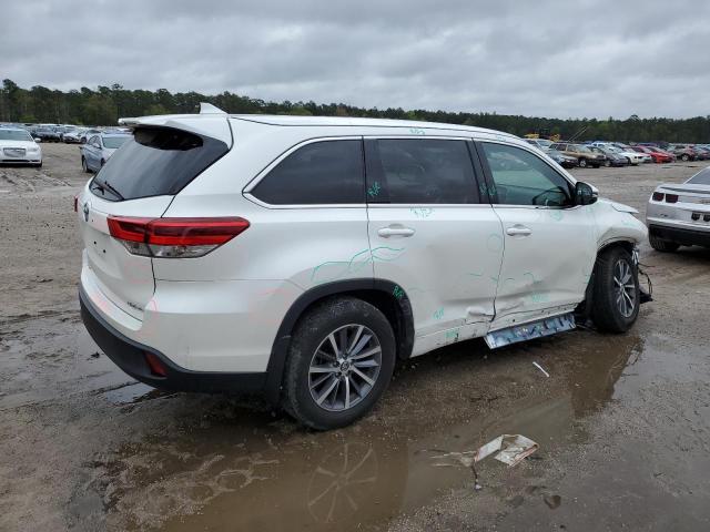 VIN 5TDJZRFHXJS544080 2018 Toyota Highlander, SE no.3