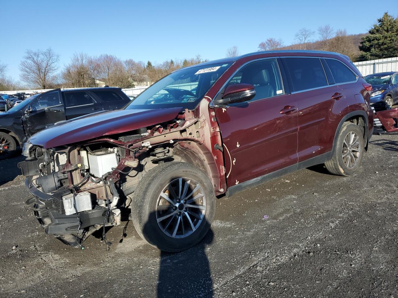 5TDJZRFH3KS733431 2019 Toyota Highlander Se