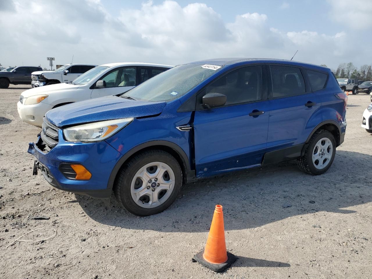 1FMCU0F76HUA93354 FORD ESCAPE 2017