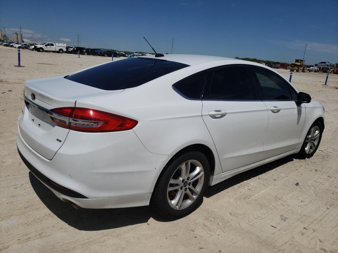 3FA6P0H71JR114930 2018 Ford Fusion Se