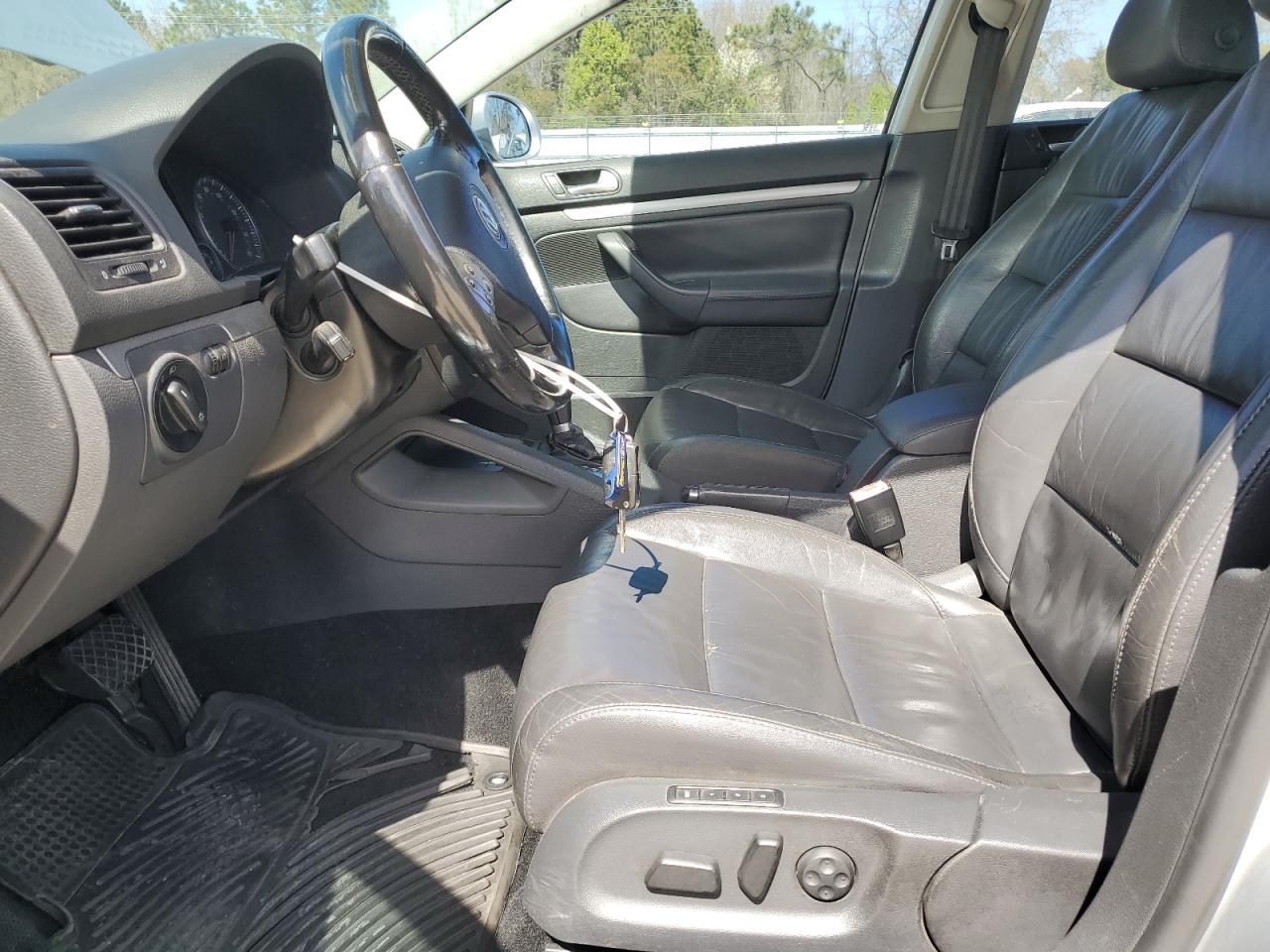 3VWDT71K56M052681 2006 Volkswagen Jetta Tdi Option Package 2