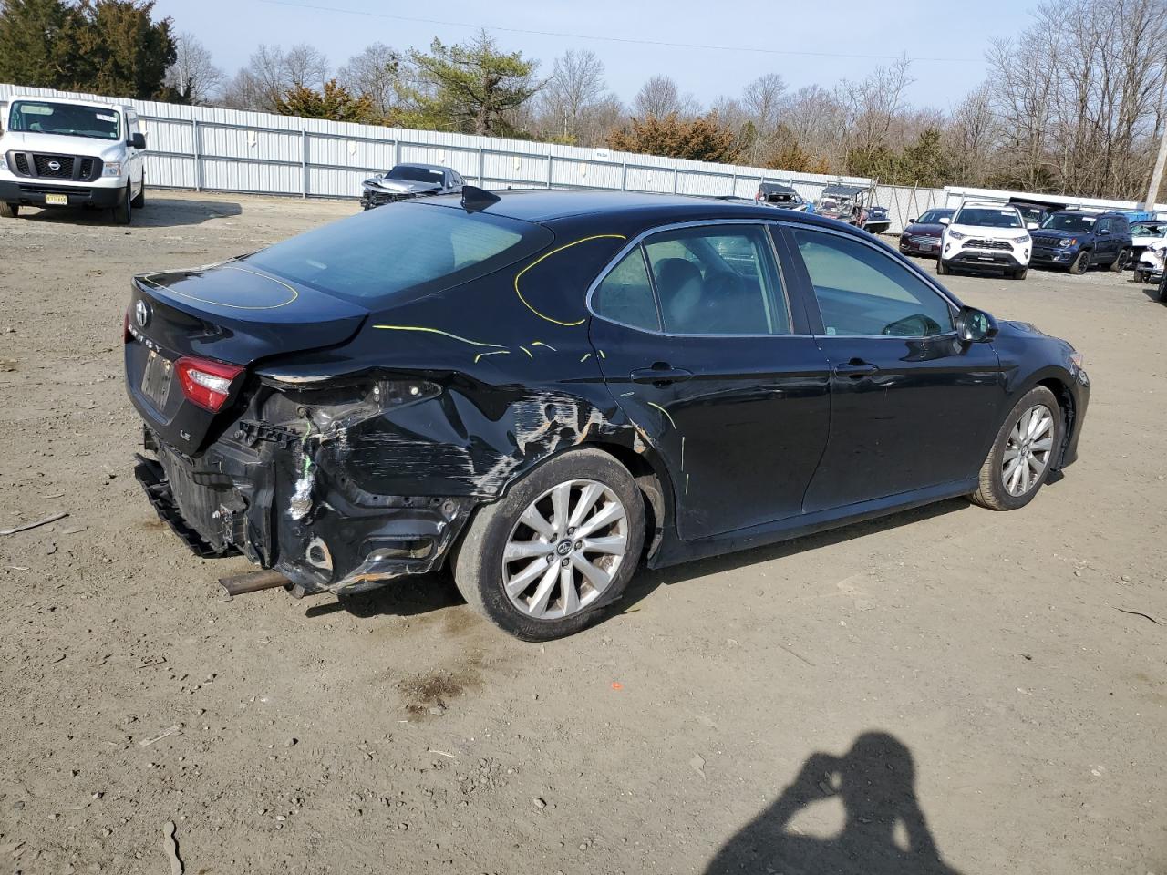 2019 Toyota Camry L vin: 4T1B11HK8KU698821