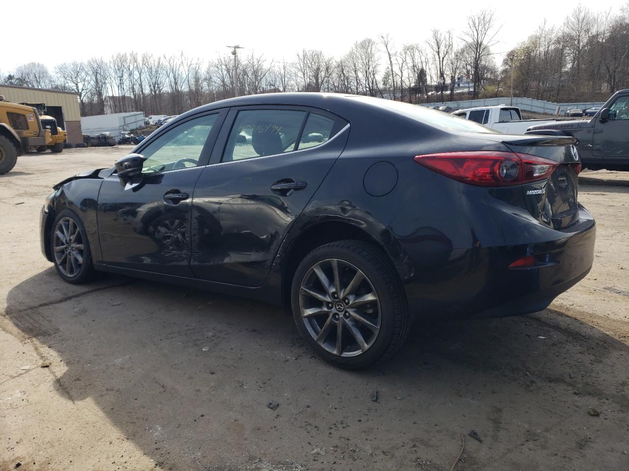 3MZBN1V30JM261675 MAZDA 3 2018