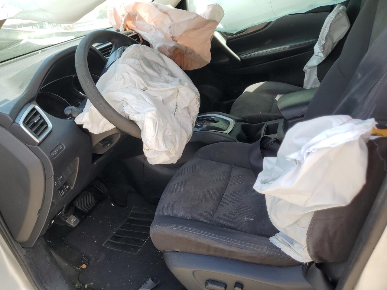 KNMAT2MV4GP699888 NISSAN ROGUE 2016