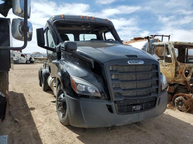 Lot #2428329482 2017 FREIGHTLINER CASCADIA 1 salvage car