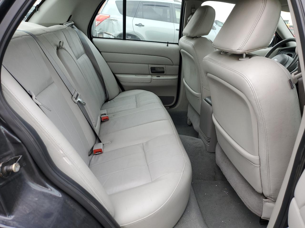 2FDHP74W24X177316 2004 Ford Crown Victoria Lx