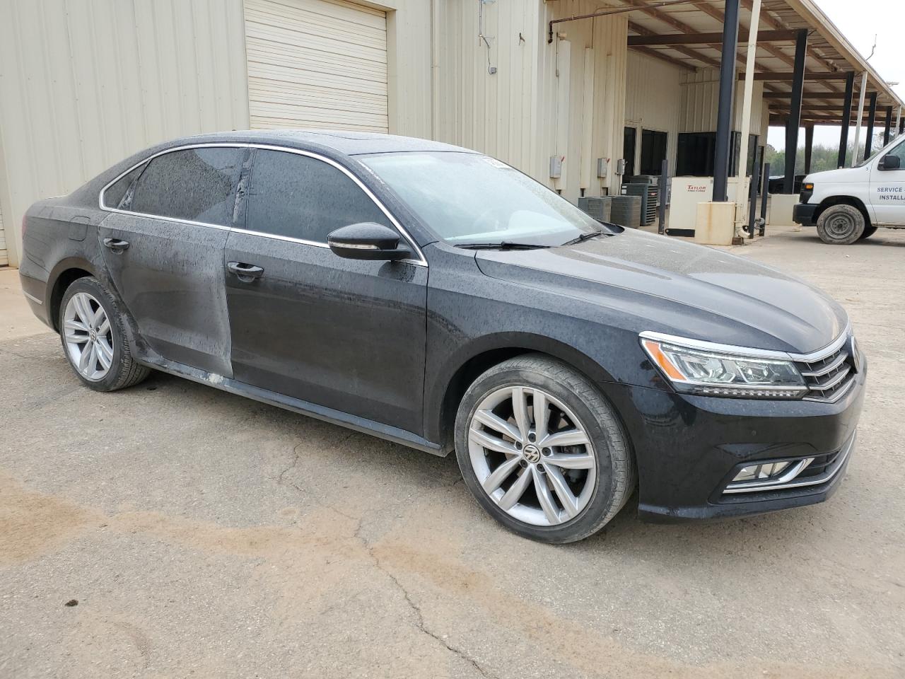 2018 Volkswagen Passat Se vin: 1VWBA7A38JC044462