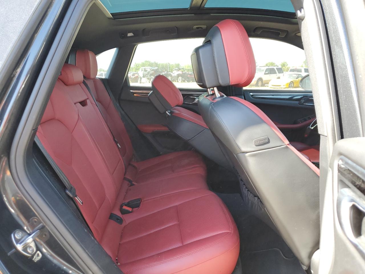 WP1AA2A50KLB07024 PORSCHE MACAN 2019