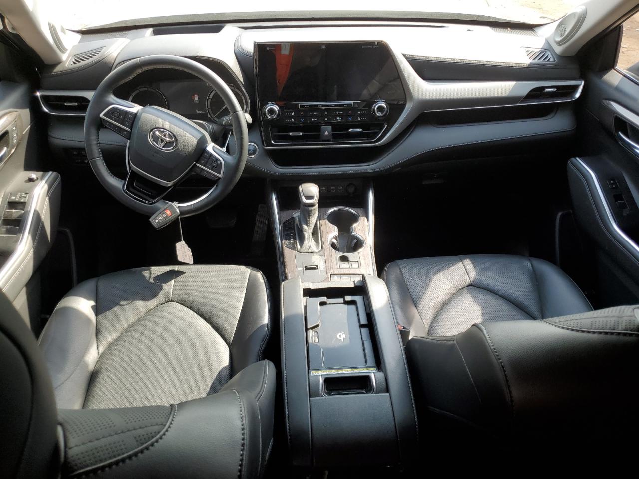 5TDFZRAH4NS100339 2022 Toyota Highlander Platinum