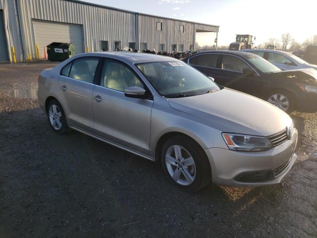 3VWLL7AJ4EM225480 2014 VOLKSWAGEN JETTA-3